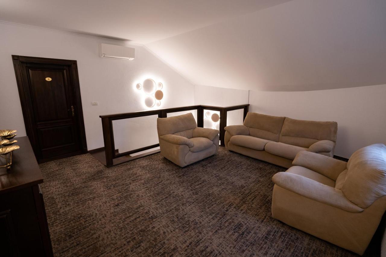 Pensiunea White Residence Arad Exterior foto