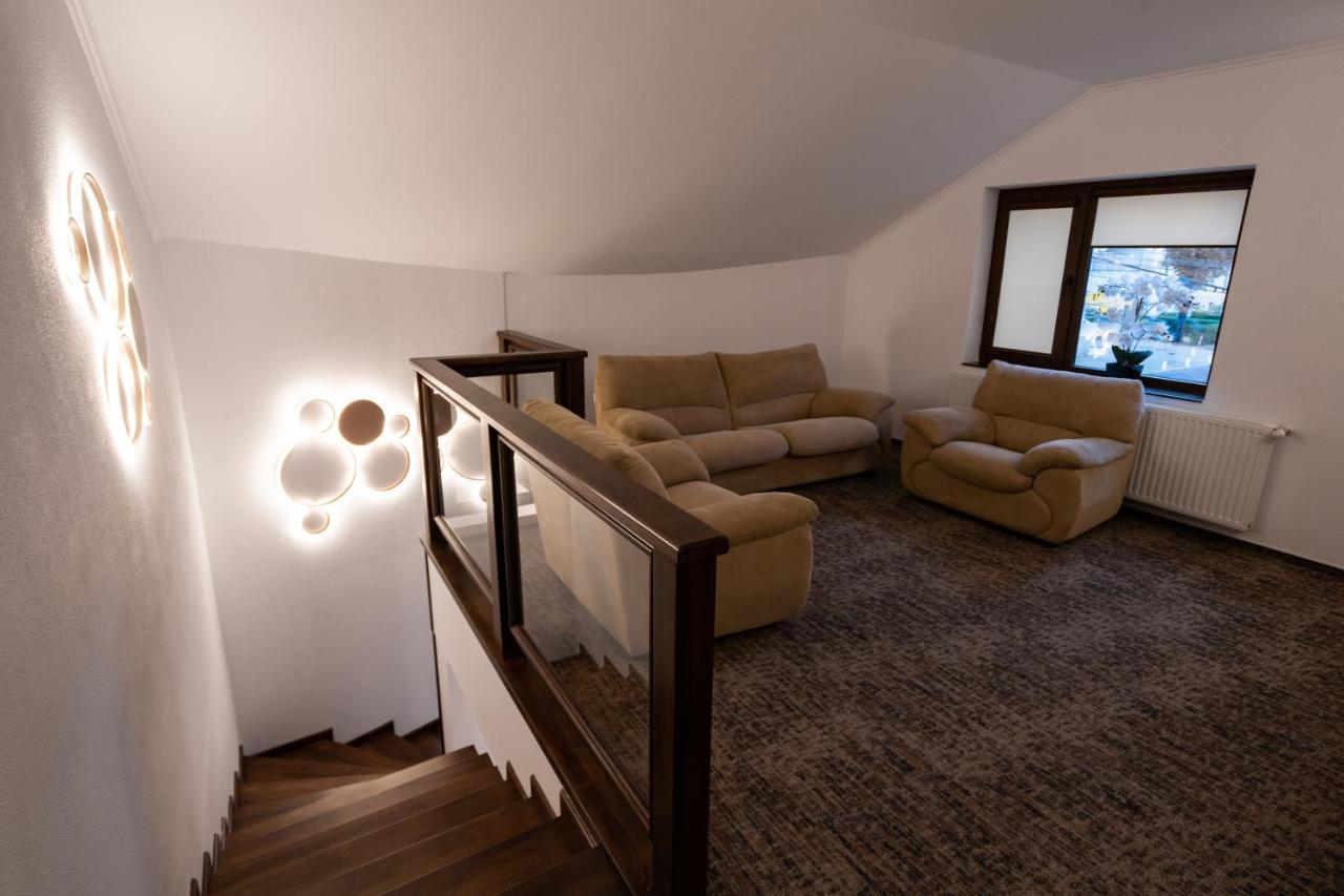 Pensiunea White Residence Arad Exterior foto