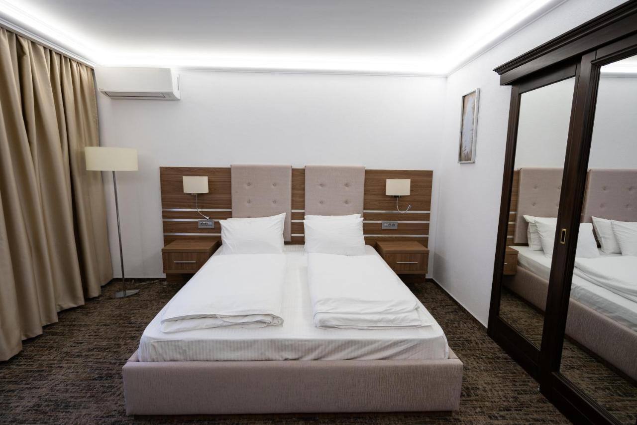 Pensiunea White Residence Arad Exterior foto